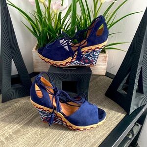 CABI TASSEL TIE UP WEDGE SHOES